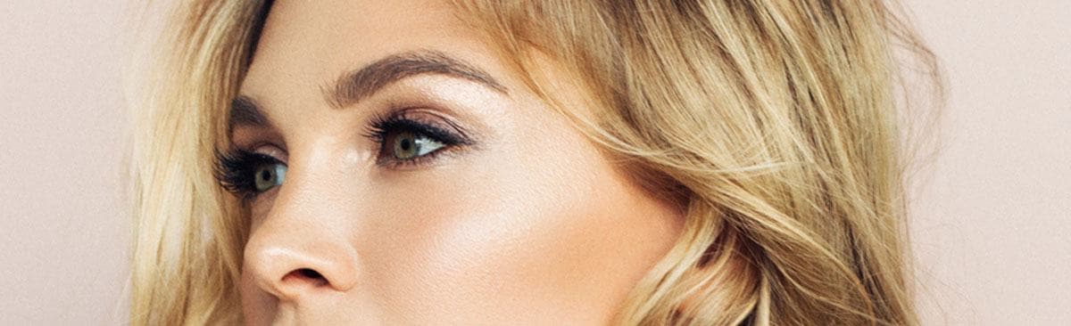 Eyebrow transplant